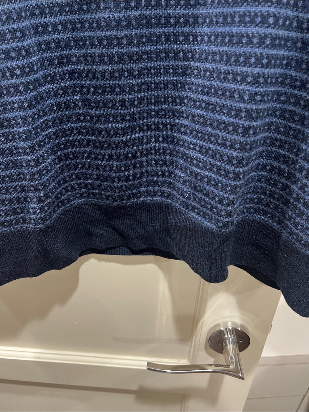 UNTUCKit Black and Gray Patterned Henley Pullover